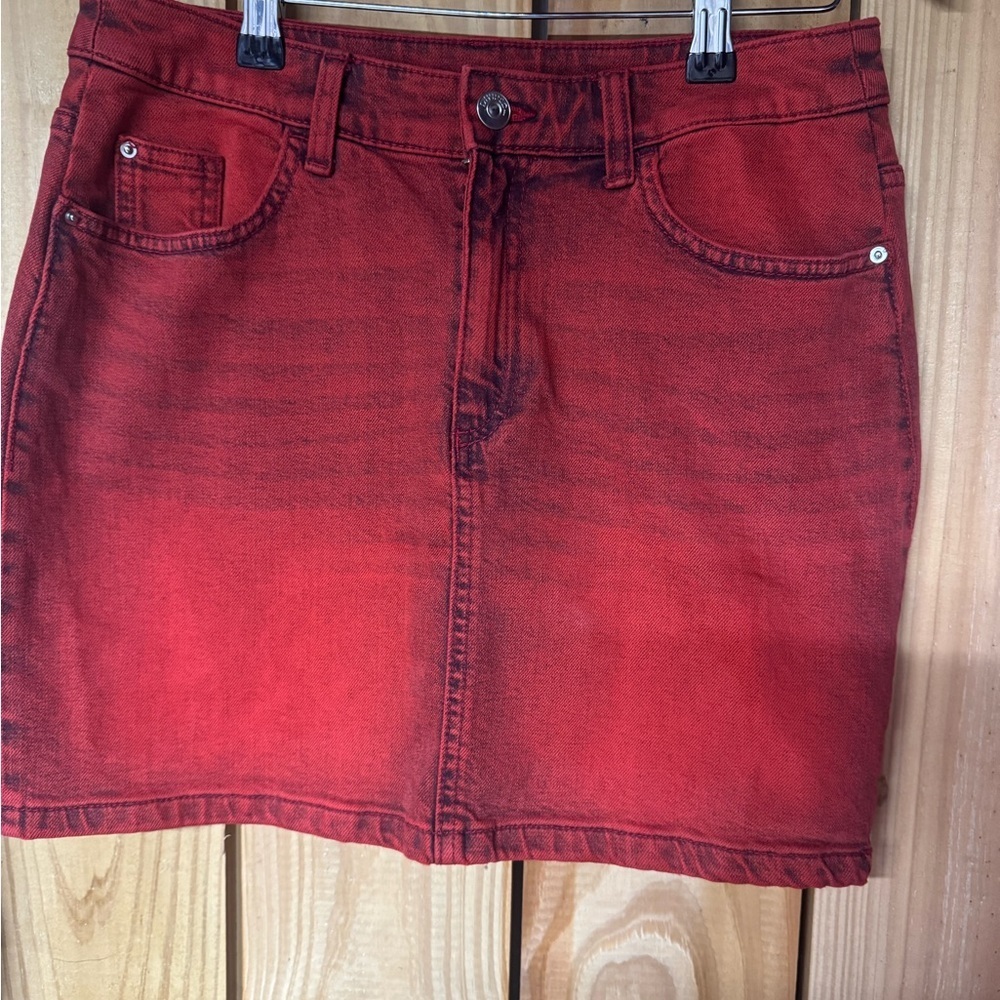 H&M Vibrant Red Pencil Skirt - Picture 4 of 4